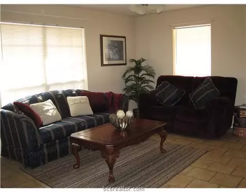 403 Wallace St, Bryan, TX 77803 photo 3