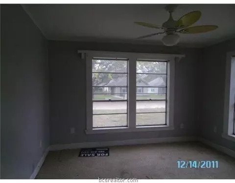 1407 Hoppess St, Bryan, TX 77802 photo 5
