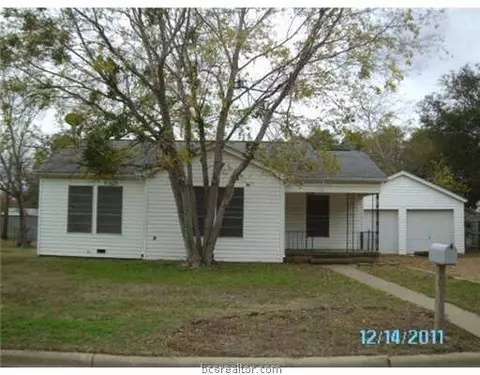 1407 Hoppess St, Bryan, TX 77802 photo 1