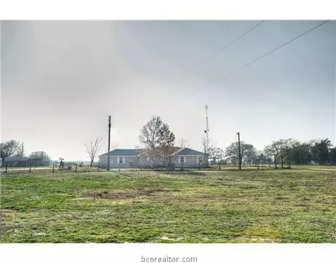 7520 Riley Rd, Bryan, TX 77808 photo 1