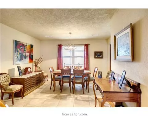 7520 Riley Rd, Bryan, TX 77808 photo 4