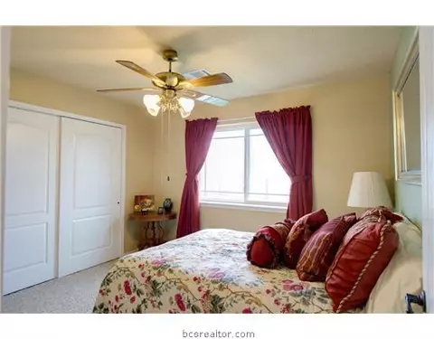 7520 Riley Rd, Bryan, TX 77808 photo 6
