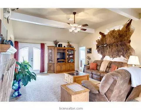 7520 Riley Rd, Bryan, TX 77808 photo 2