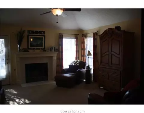 2833 Brandywine Cir, Bryan, TX 77807 photo 2