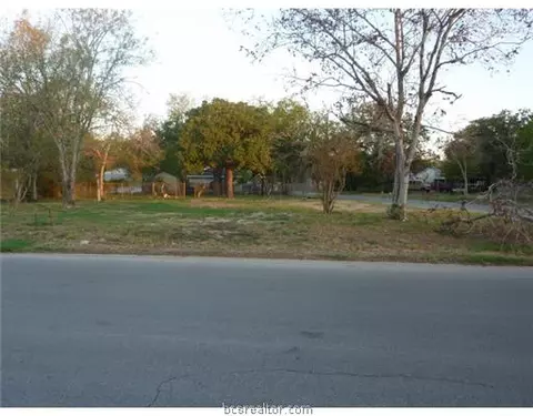 1100 Boulevard St, Bryan, TX 77803 photo 2