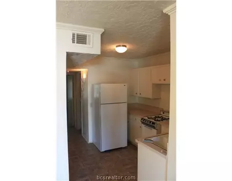 4405 Aspen, Bryan, TX 77807 photo 3