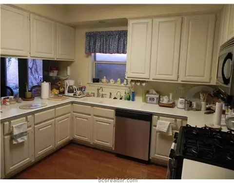 3516 Parkway Terrace Cir, Bryan, TX 77802 photo 6