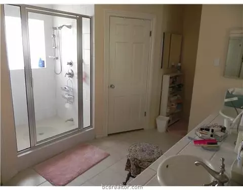 3516 Parkway Terrace Cir, Bryan, TX 77802 photo 9