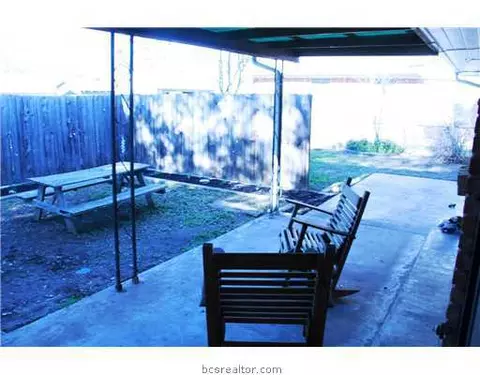 1406 Esther Blvd, Bryan, TX 77802 photo 2
