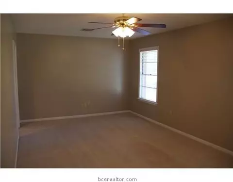1406 Esther Blvd, Bryan, TX 77802 photo 4