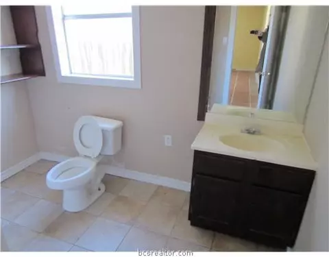 301 Mcculloch, Bryan, TX 77803 photo 5