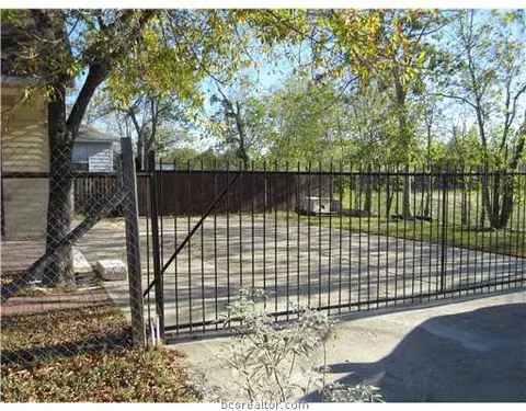 301 Mcculloch, Bryan, TX 77803 photo 7