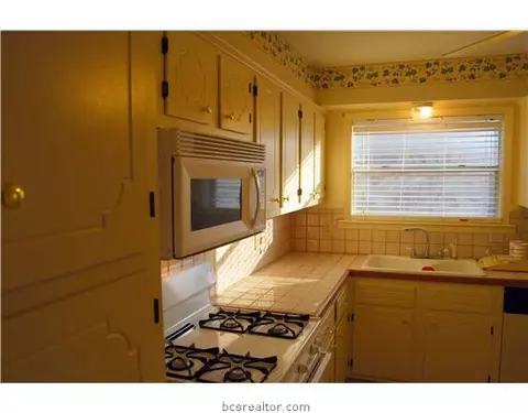 2204 Long Dr, Bryan, TX 77802 photo 5