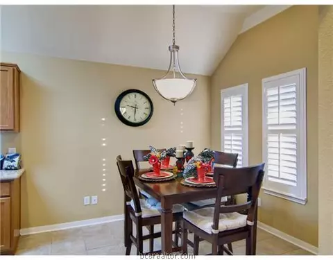 2014 Mountain Wind, Bryan, TX 77807 photo 5
