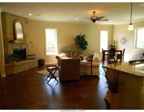 3211 Laurel Trce, Bryan, TX 77807 photo 4