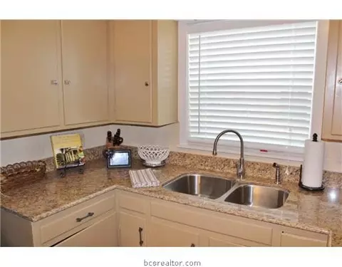 804 Union St, Bryan, TX 77801 photo 5