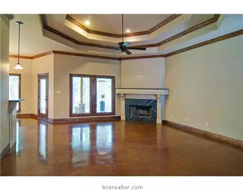 7688 Hidden, Bryan, TX 77808 photo 2