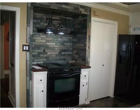 2401 E Briargate Dr, Bryan, TX 77802 photo 7