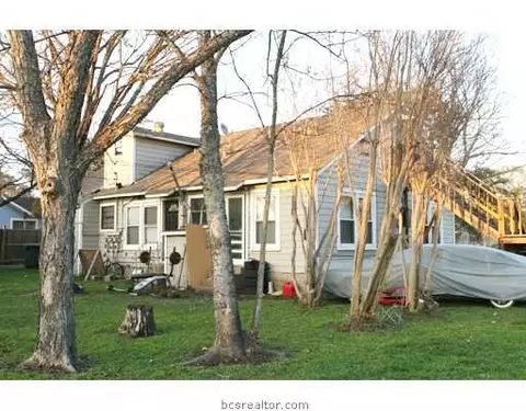 2118 Echols St, Bryan, TX 77801 photo 2