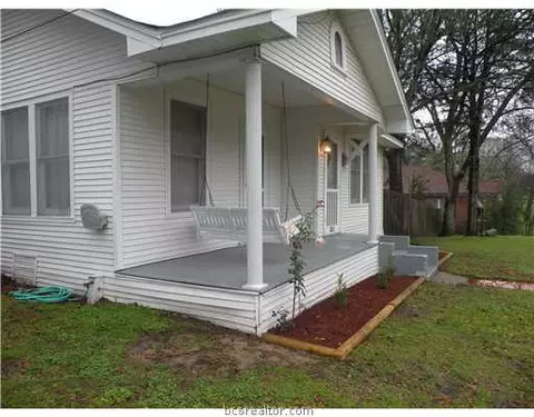 1109 E 25th St, Bryan, TX 77803 photo 2