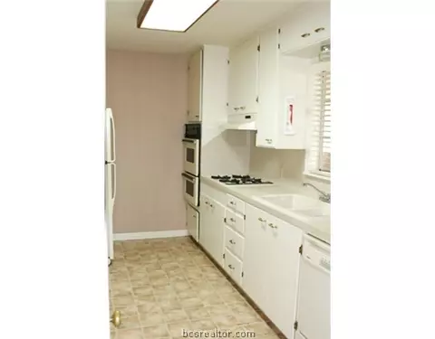 501 Helena St, Bryan, TX 77801 photo 2