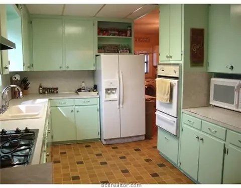 700 E 27th, Bryan, TX 77803 photo 6