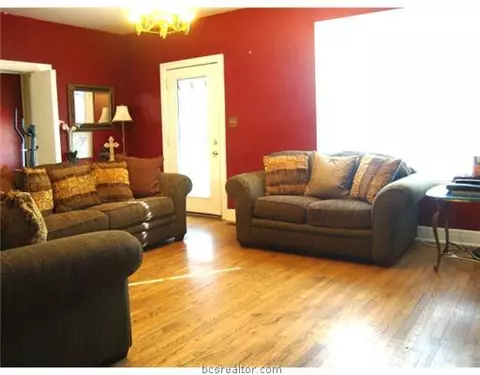 700 E 27th, Bryan, TX 77803 photo 3