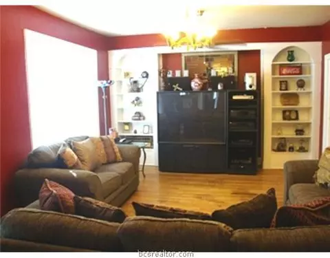 700 E 27th, Bryan, TX 77803 photo 4