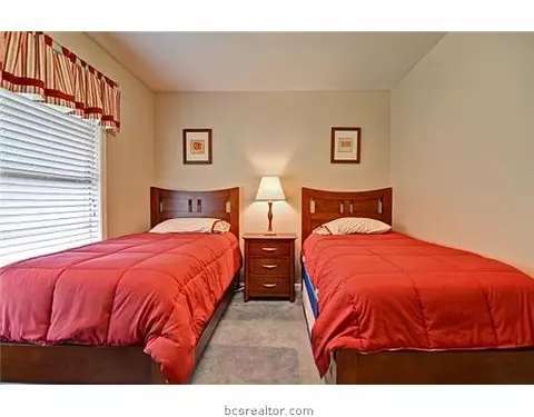 2004 Wayside Dr, Bryan, TX 77802 photo 9