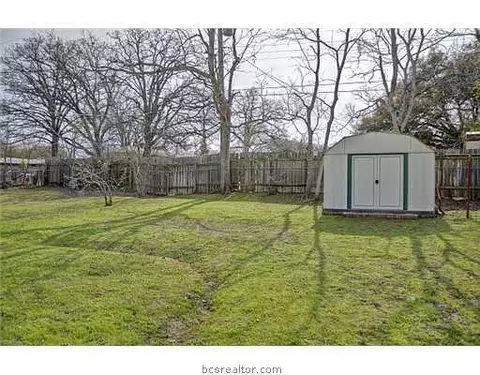 2004 Wayside Dr, Bryan, TX 77802 photo 12