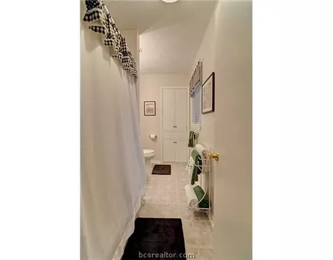 2004 Wayside Dr, Bryan, TX 77802 photo 10