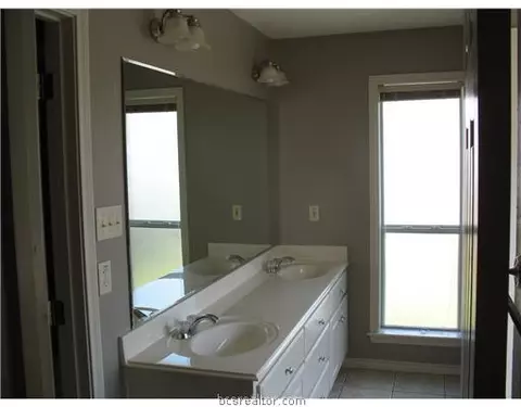 1606 Winfield Ct, Bryan, TX 77802 photo 9