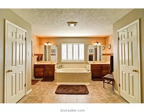 2308 Devonshire St, Bryan, TX 77802 photo 7