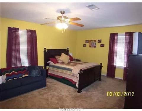 2206 Windsor, Bryan, TX 77803 photo 2