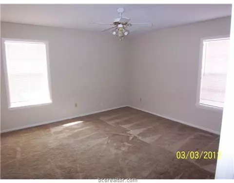 2206 Windsor, Bryan, TX 77803 photo 3