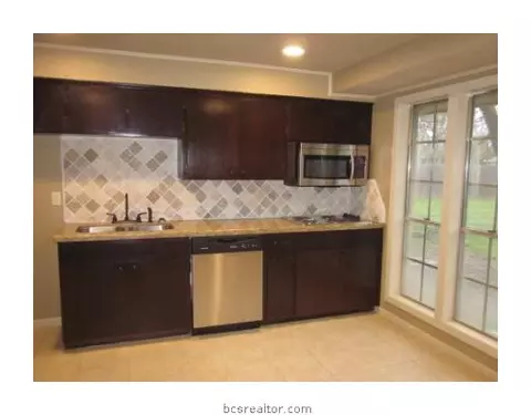 705 Ethel Blvd, Bryan, TX 77802 photo 4