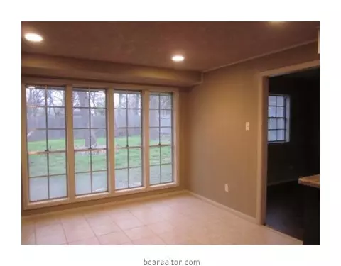 705 Ethel Blvd, Bryan, TX 77802 photo 6