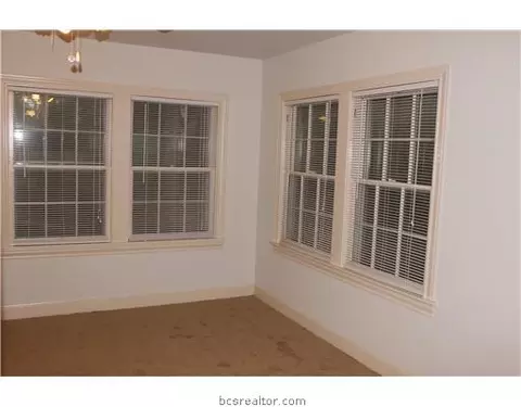 729 Eagle Pass St, Bryan, TX 77802 photo 7