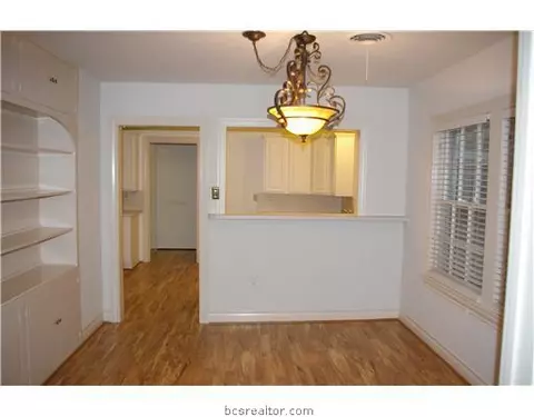 729 Eagle Pass St, Bryan, TX 77802 photo 3