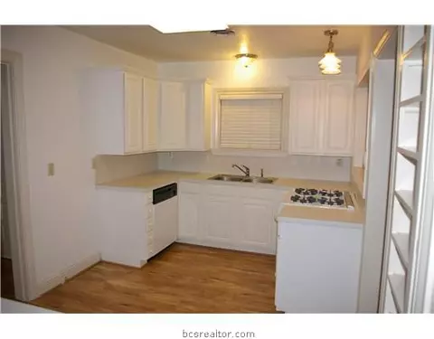 729 Eagle Pass St, Bryan, TX 77802 photo 4