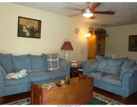 1003 Windowmere, Bryan, TX 77802 photo 2