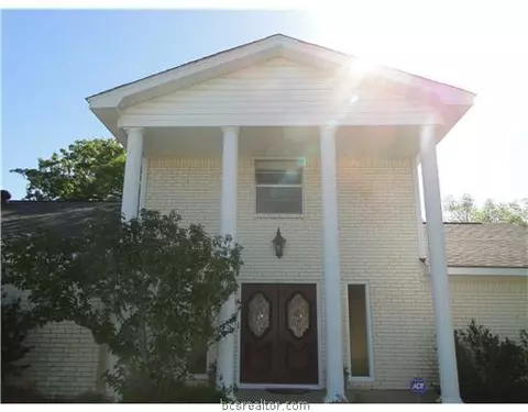 3501 Stillmeadow Dr, Bryan, TX 77802 photo 2
