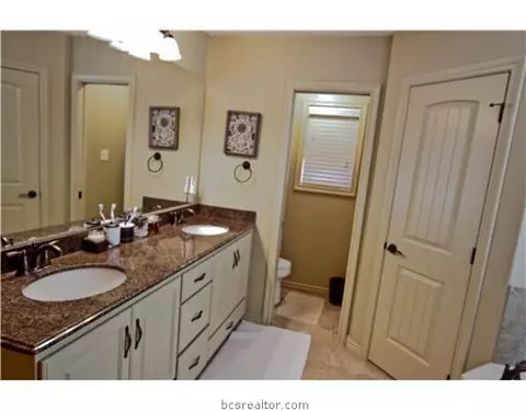 2900 Alba Ct, Bryan, TX 77808 photo 7
