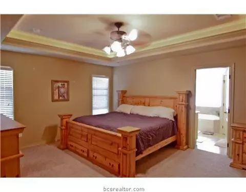 2900 Alba Ct, Bryan, TX 77808 photo 6