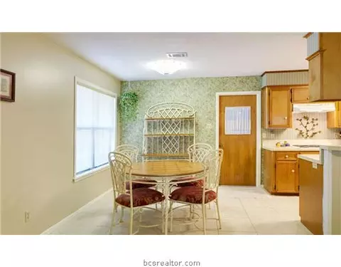 3222 Red Robin, Bryan, TX 77802 photo 6