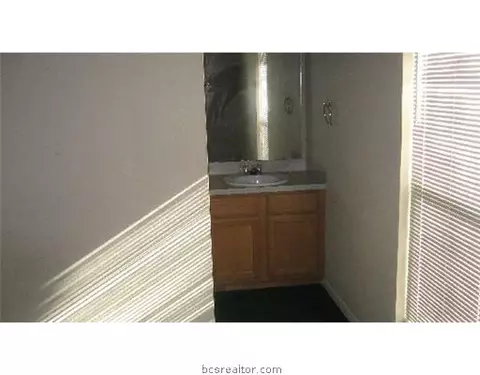 1131 Clearleaf, Bryan, TX 77803 photo 6