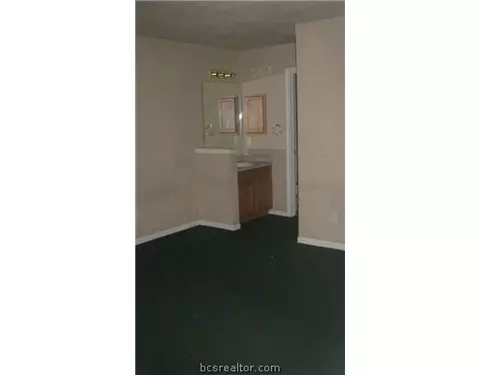 1131 Clearleaf, Bryan, TX 77803 photo 4