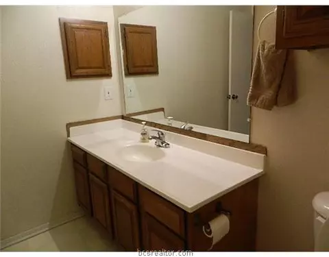 2100 Windsor Dr 4, Bryan, TX 77802 photo 8