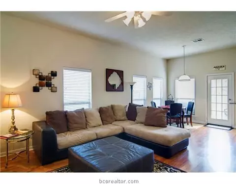 2013 Mountain Wind, Bryan, TX 77807 photo 2
