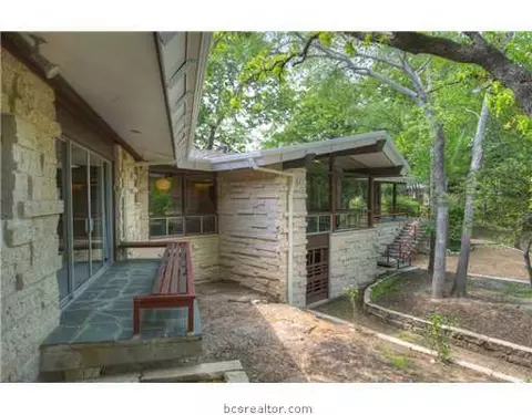 2111 Wayside Dr, Bryan, TX 77802 photo 11